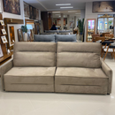 ESTOFADO BELLA DESIGNER PORTO 2,66 MTS ASS. 1,20 BRAÇO 0,13 CM DUPLO MOLEJO TECIDO FAIXA 100 COR 287