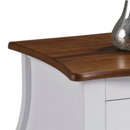 MESA DE CABECEIRA LINZ BOMBE 2 GAVETAS COR: 011B BRANCA COM 024B IMBUIA GLASER REF.: 1026