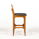 BANQUETA MILLER INTERIORES ALTA LISBOA ENCOSTO RATAN2 COR CASTANHO TELA SEXTAVADA L-58 COR:0043TAUPE